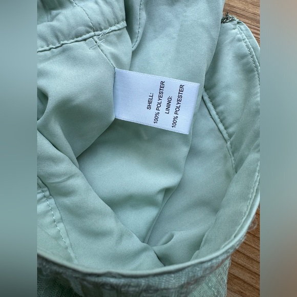 House of Harlow 1960 Pistachio Colored Flowy, Wide Leg, Sequin Pants size 6 - Picture 9 of 9